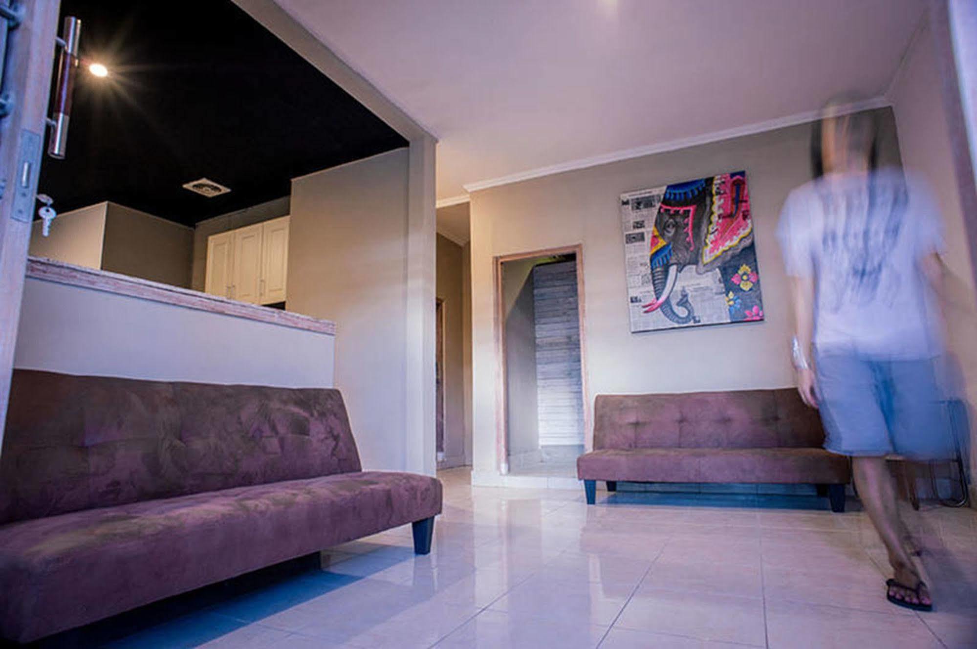 Bedplus Backpacker Kuta Legian  Luaran gambar