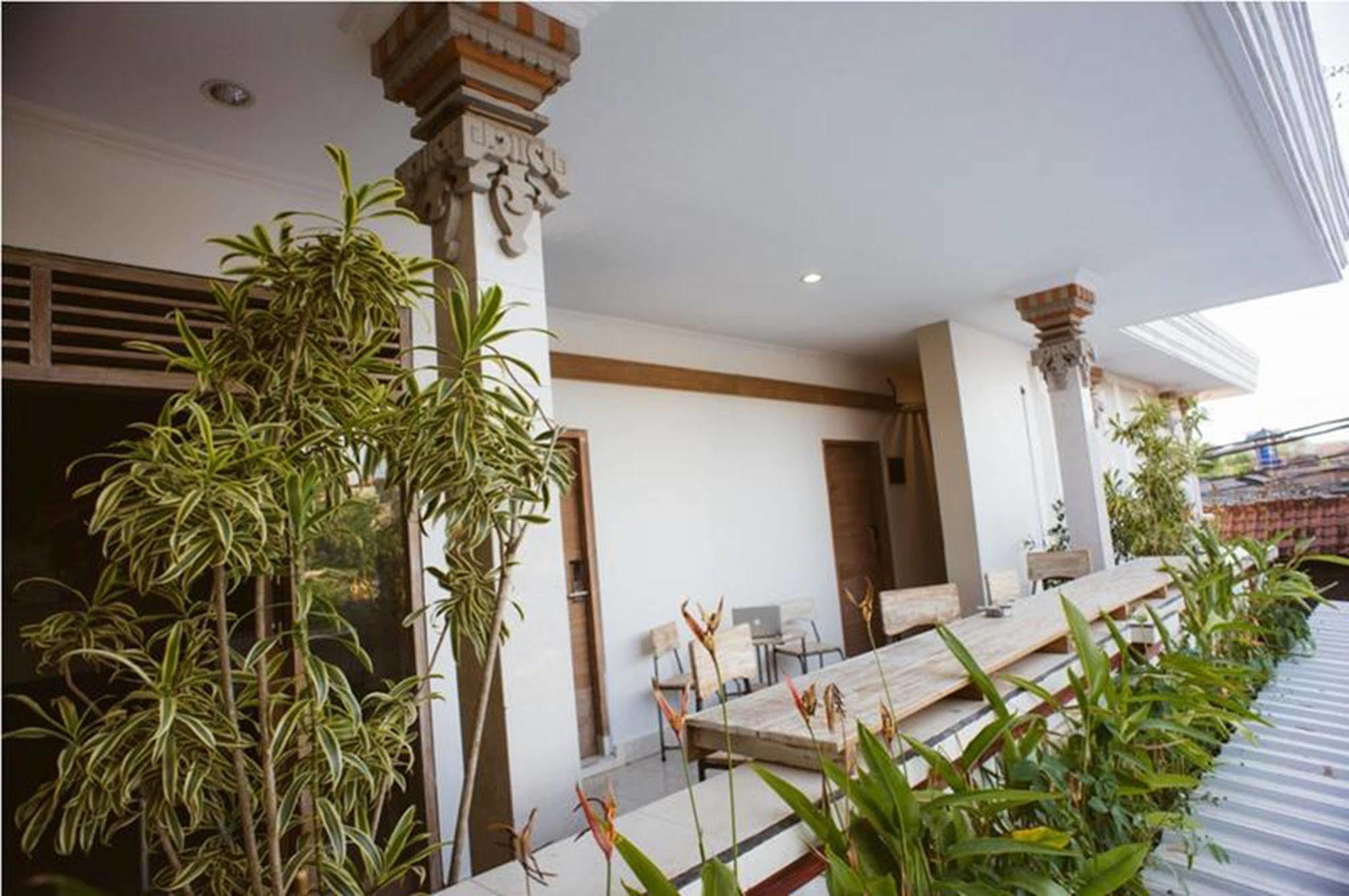 Bedplus Backpacker Kuta Legian  Luaran gambar